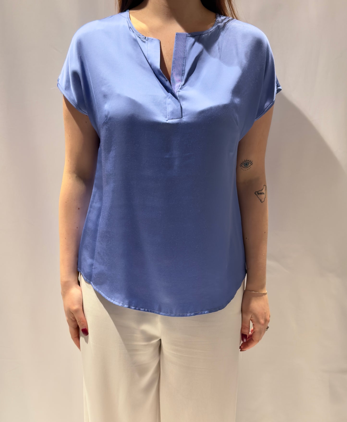 blusa con manica aletta
