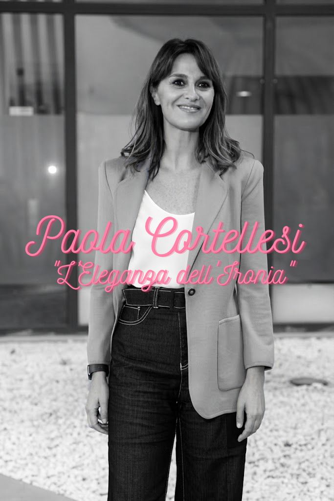 L'Eleganza dell'Ironia: Quando lo Stile Incontra la Genialità di Paola Cortellesi